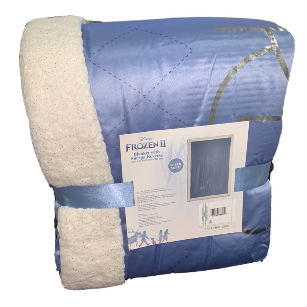 Twin/Full Frozen 2 Powerful Sisters Bed Blanket